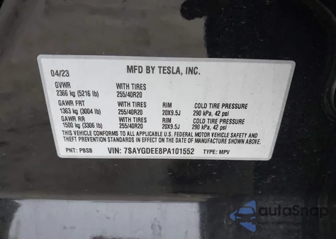 2023 Tesla Model Y Awd/Long Range Dual Motor All-Wheel Drive z USA, uszkodzony, nr VIN 7SAYGDEE8PA101552